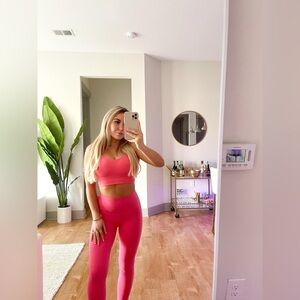 Lululemon Align Leggings 25" in Guava Pink